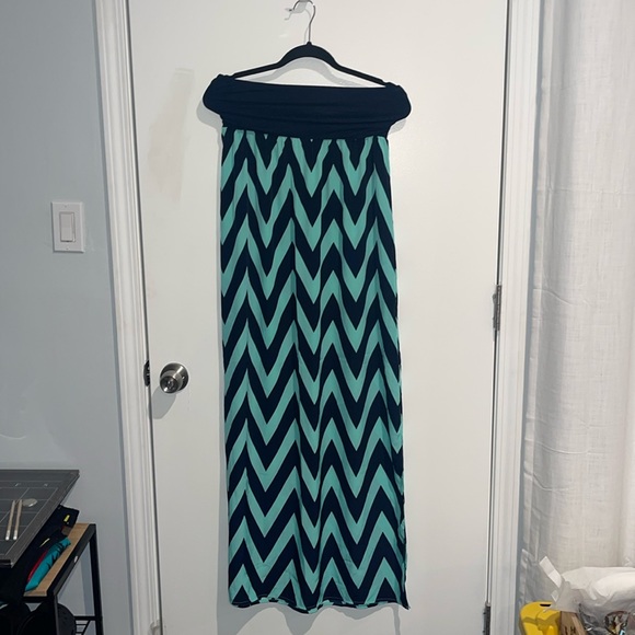 Medium Forever 21 Chevron Print Maxi Dress - Picture 1 of 3
